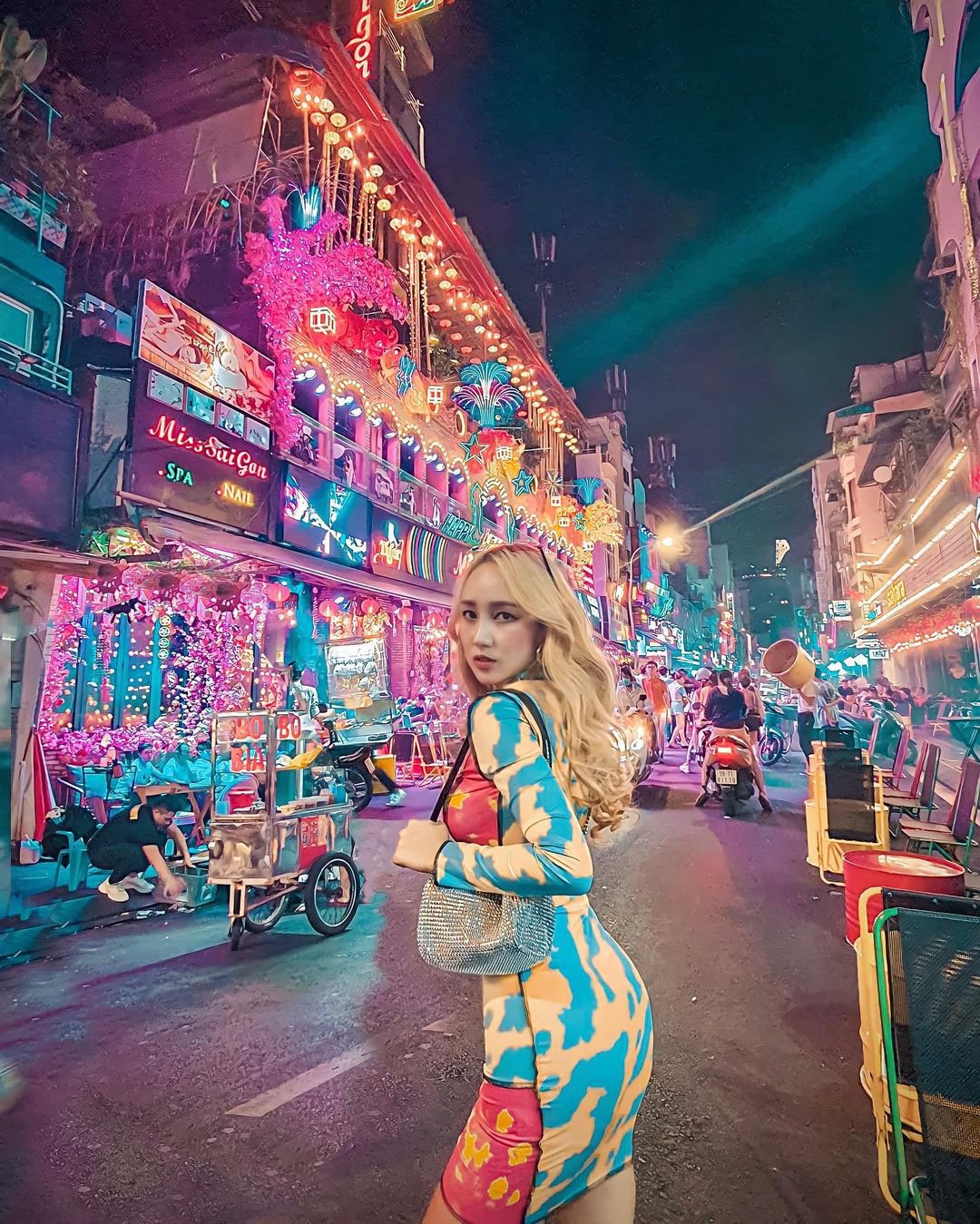 Bật mí 14 tụ điểm vui chơi hấp dẫn ở Sài Gòn vào buổi tối | Justfly.vn
