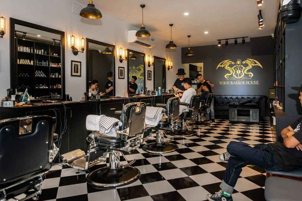 Review Tiệm cắt tóc đẹp ở quận 10 cho nam nữ được dân Sài Thành tín nhiệm   ALONGWALKER
