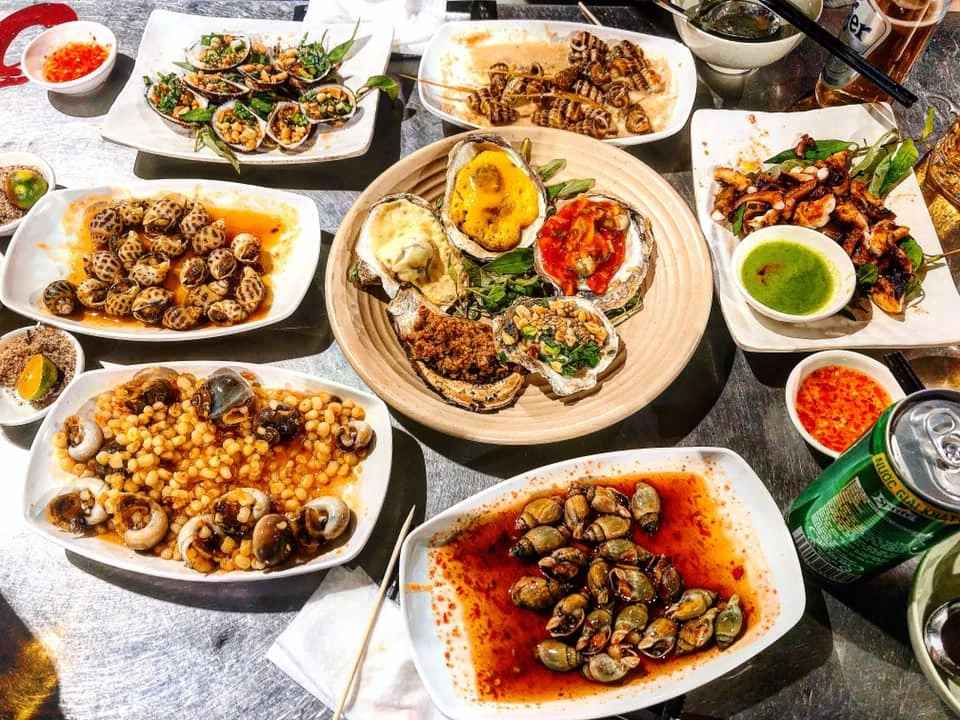 TOP 10 quán ăn vặt nổi tiếng của giới trẻ tại Sài Gòn