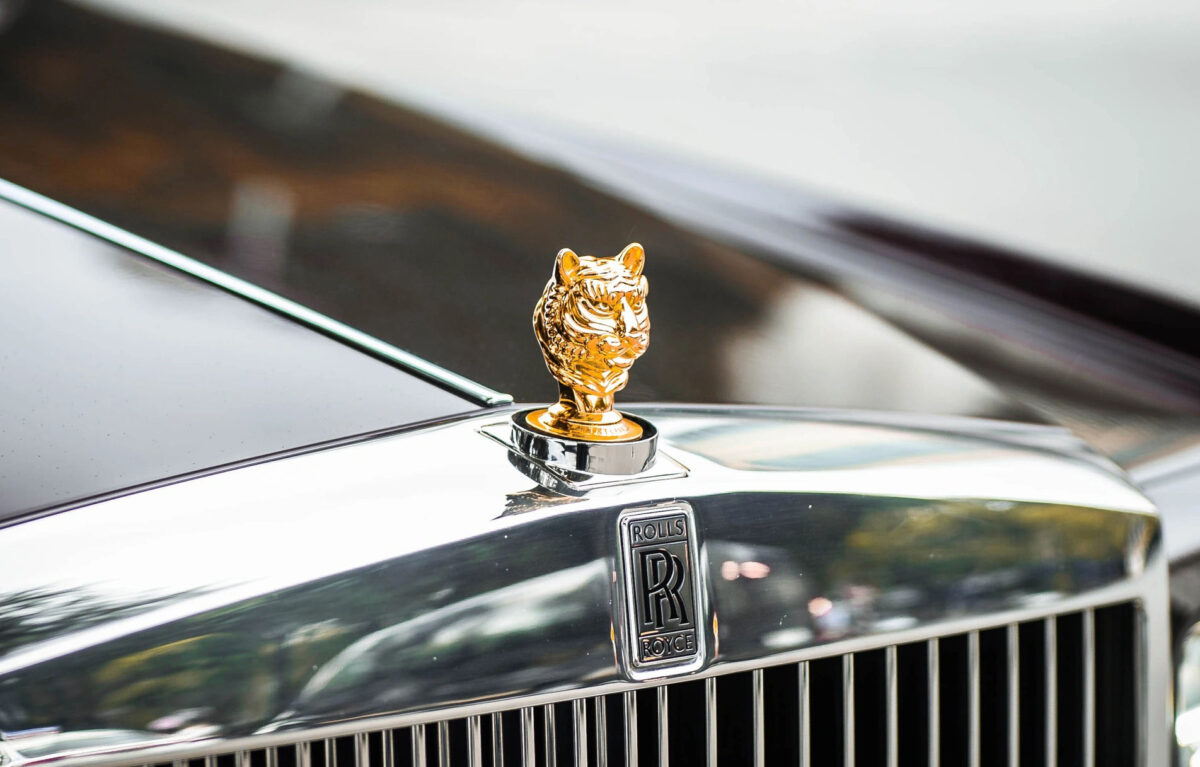 Rolls-Royce Phantom Hòa Bình Vinh Quang logo đầu hổ