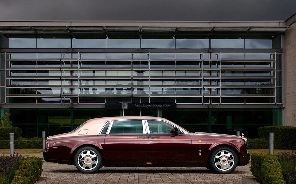 Rolls-Royce Phantom Lửa thiêng