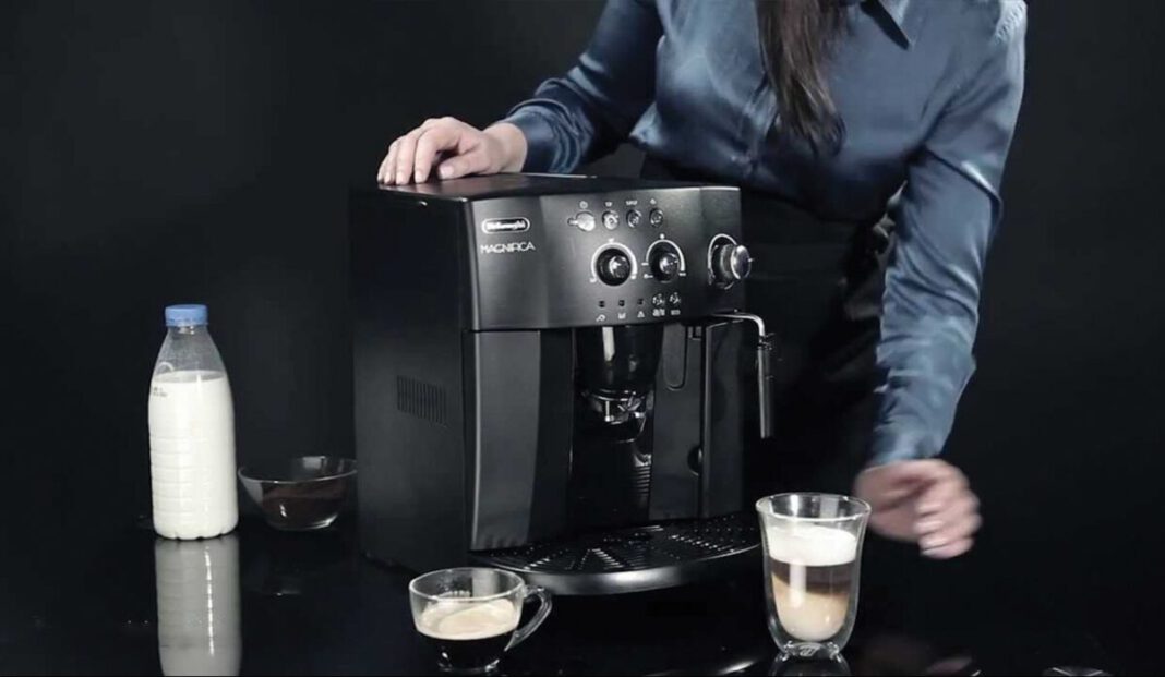 Удаление накипи кофемашины magnifica. Delonghi esam 4000. Кофемашина Delonghi magnifica esam 4000. Кофемашина Delonghi magnifica esam 4200.s бойлер нагреватель. Кофемашина Delonghi magnifica esam 4200.s насадка для каппучинатора.