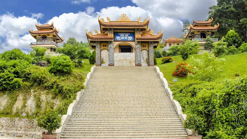 Chùa Tây Thiên - Top 10 chùa đẹp nhất Việt Nam