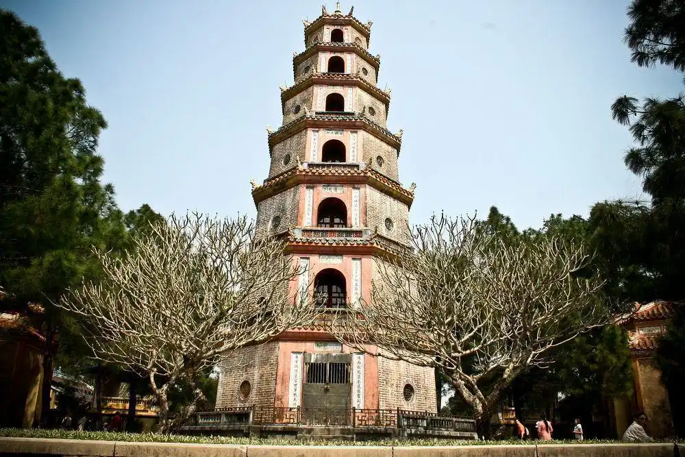 Chùa Thiên Mụ - Top 10 chùa đẹp nhất Việt Nam