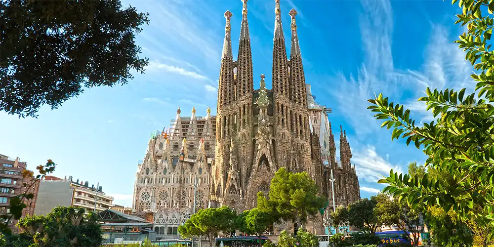 Nhà thờ Sagrada Familia - Top 10 nhà thờ đẹp nhất thế giới